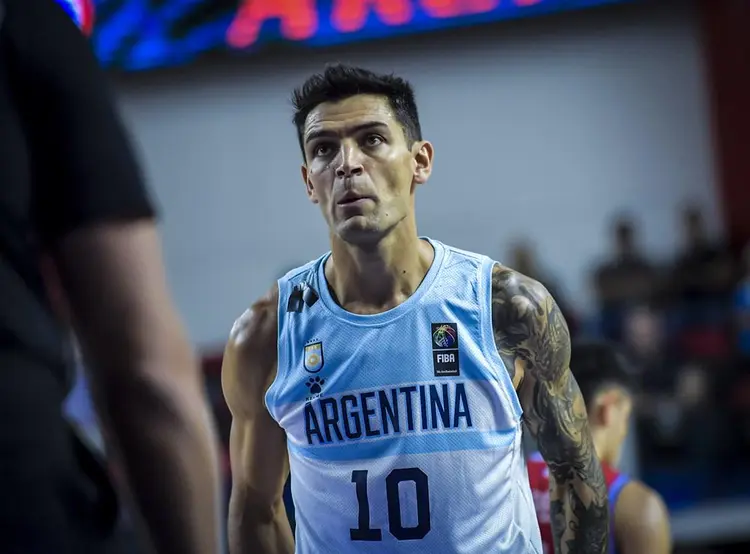 联盟老将再次砍下高分，率队夺冠(联盟老将再次砍下高分,率队夺冠是哪一集)